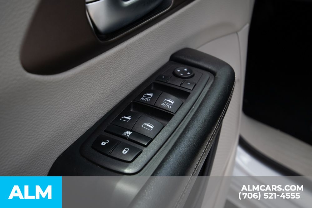 Vehicle image 19 of 47
