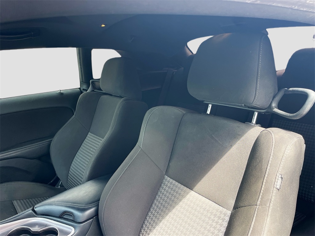 2022 Dodge Challenger GT Image 9 of 12