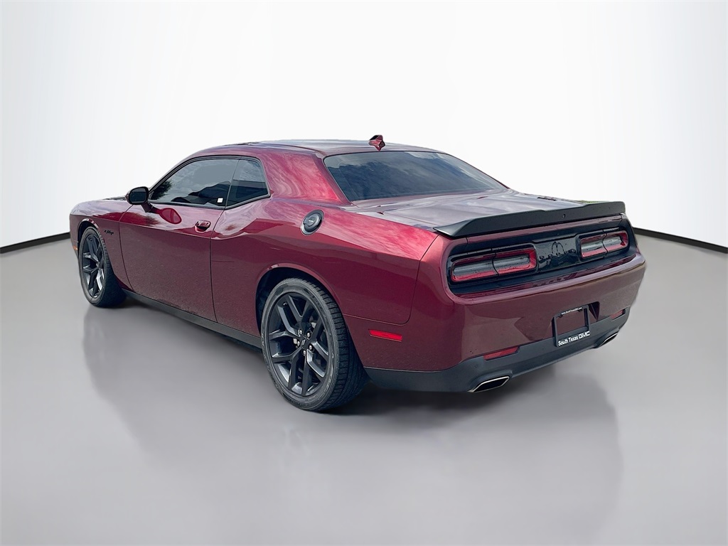 2022 Dodge Challenger GT Image 7 of 12