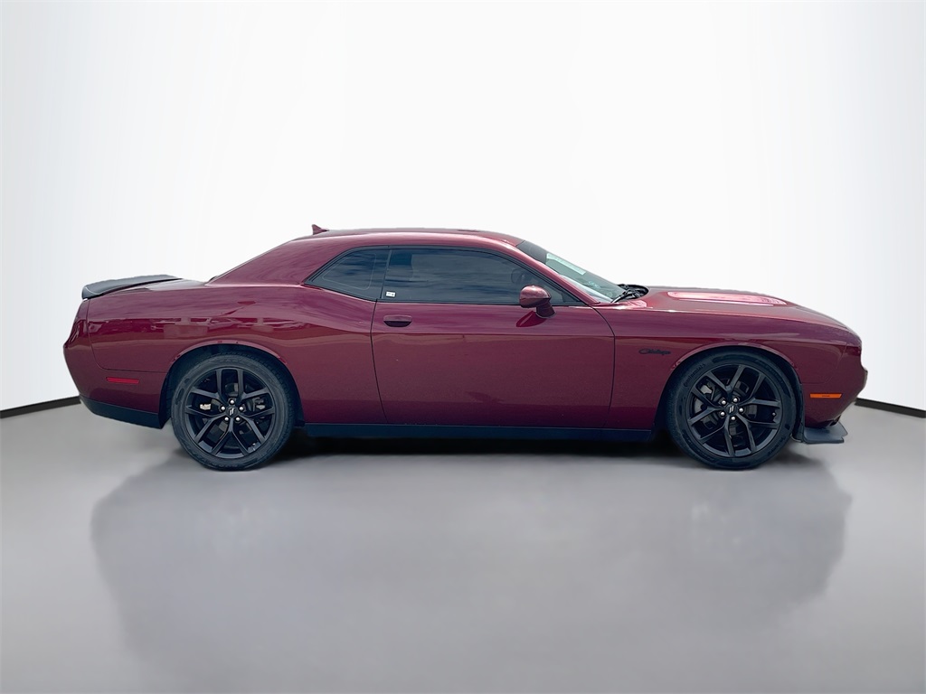 2022 Dodge Challenger GT Image 4 of 12