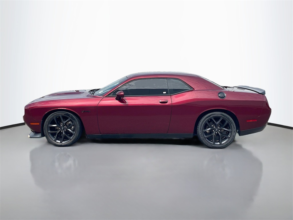 2022 Dodge Challenger GT Image 8 of 12