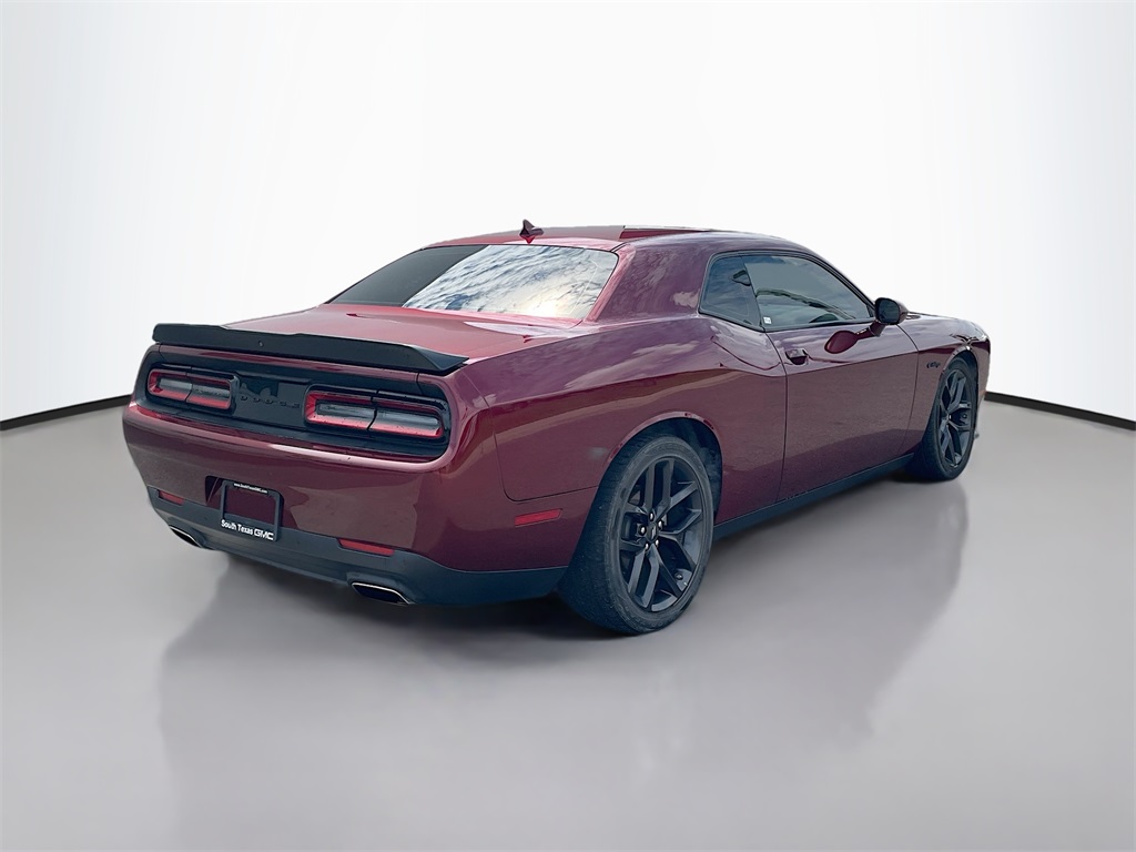 2022 Dodge Challenger GT Image 5 of 12