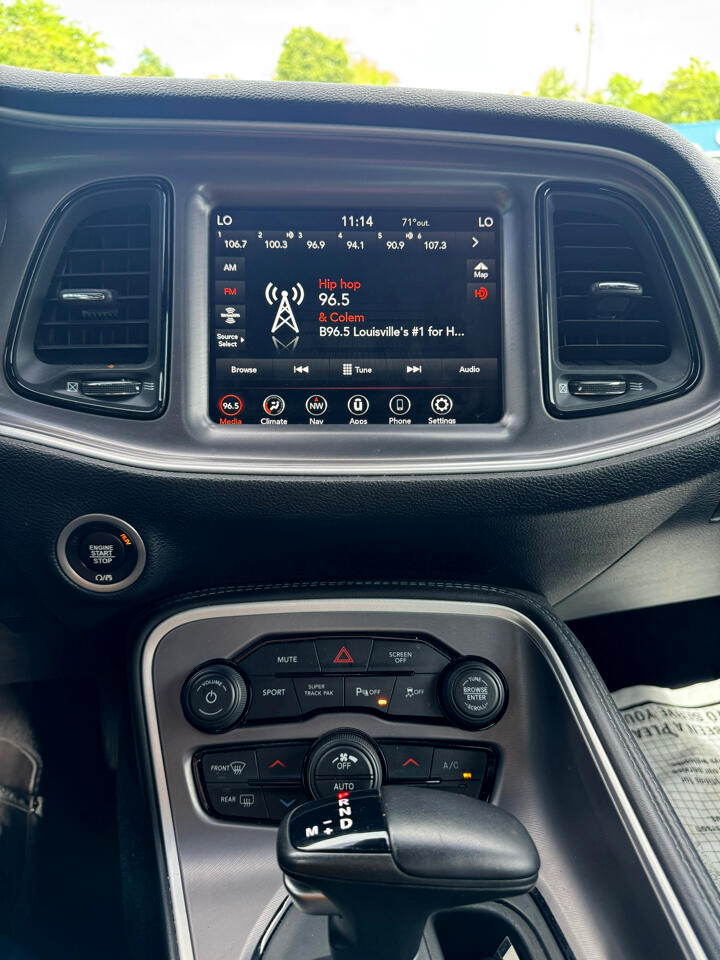 Vehicle image 19 of 28