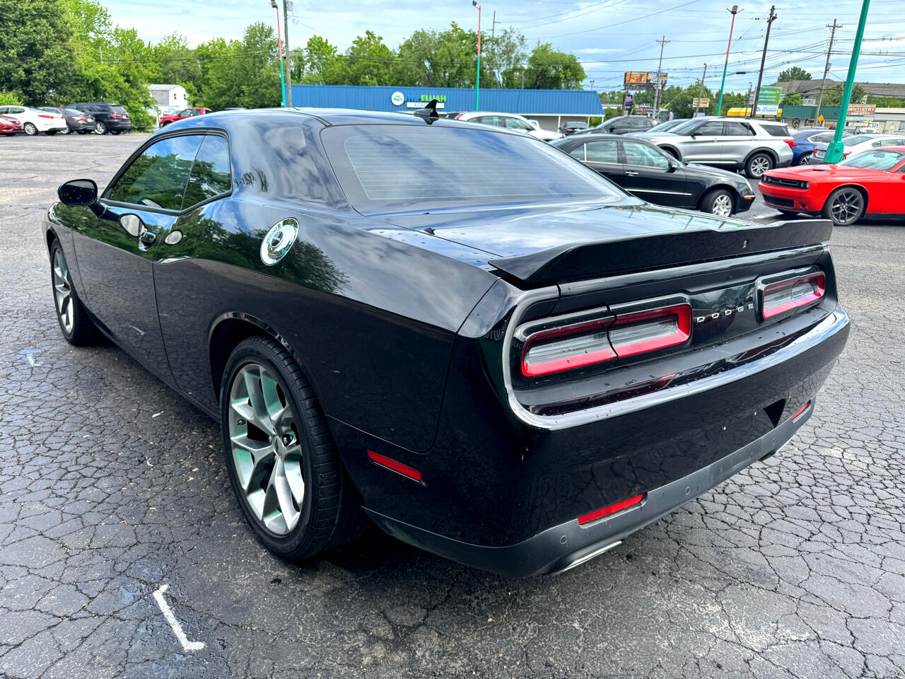 Vehicle image 8 of 28