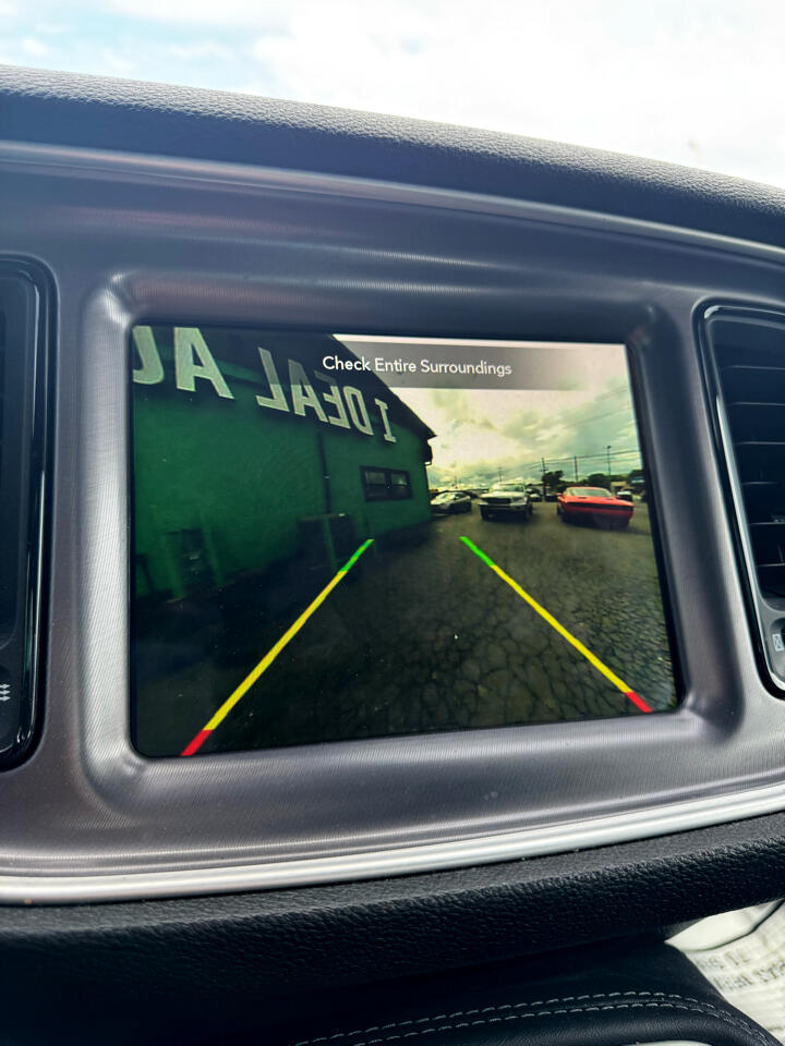 Vehicle image 20 of 28