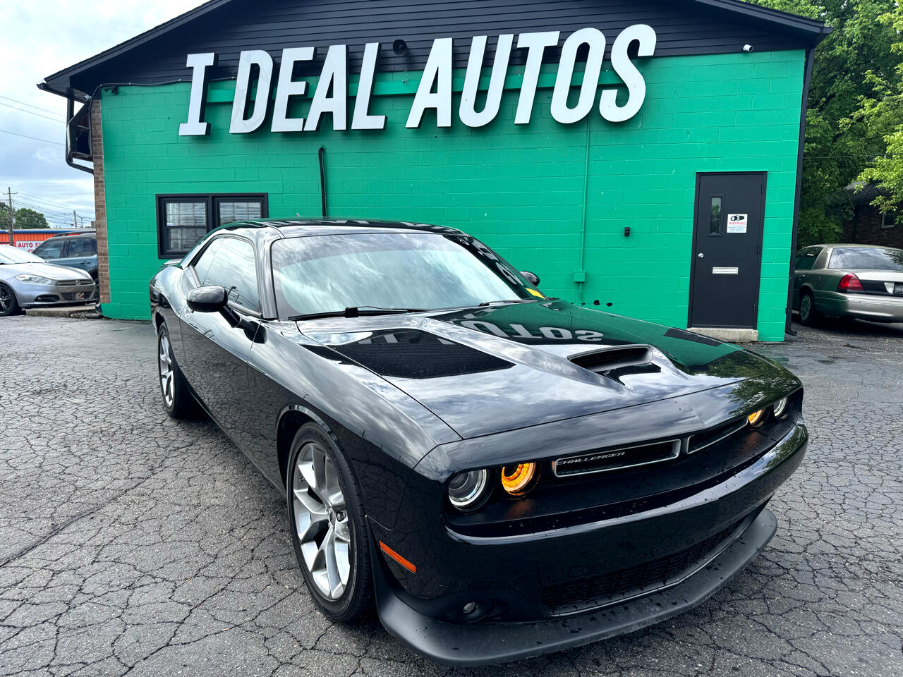 Vehicle image 3 of 28