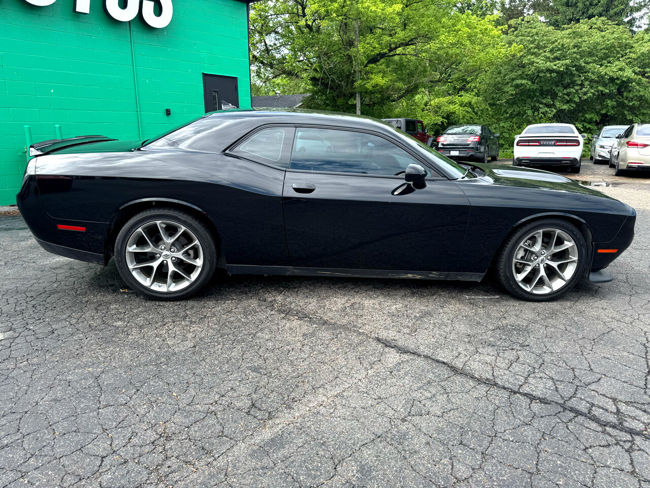 Vehicle image 4 of 28