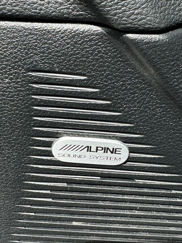 Vehicle image 23 of 28
