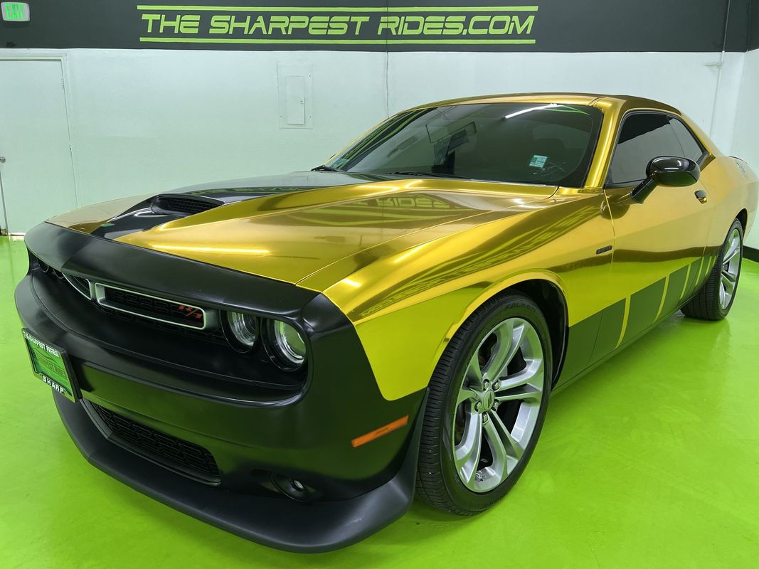 2022 Dodge Challenger R/T Image 1 of 30
