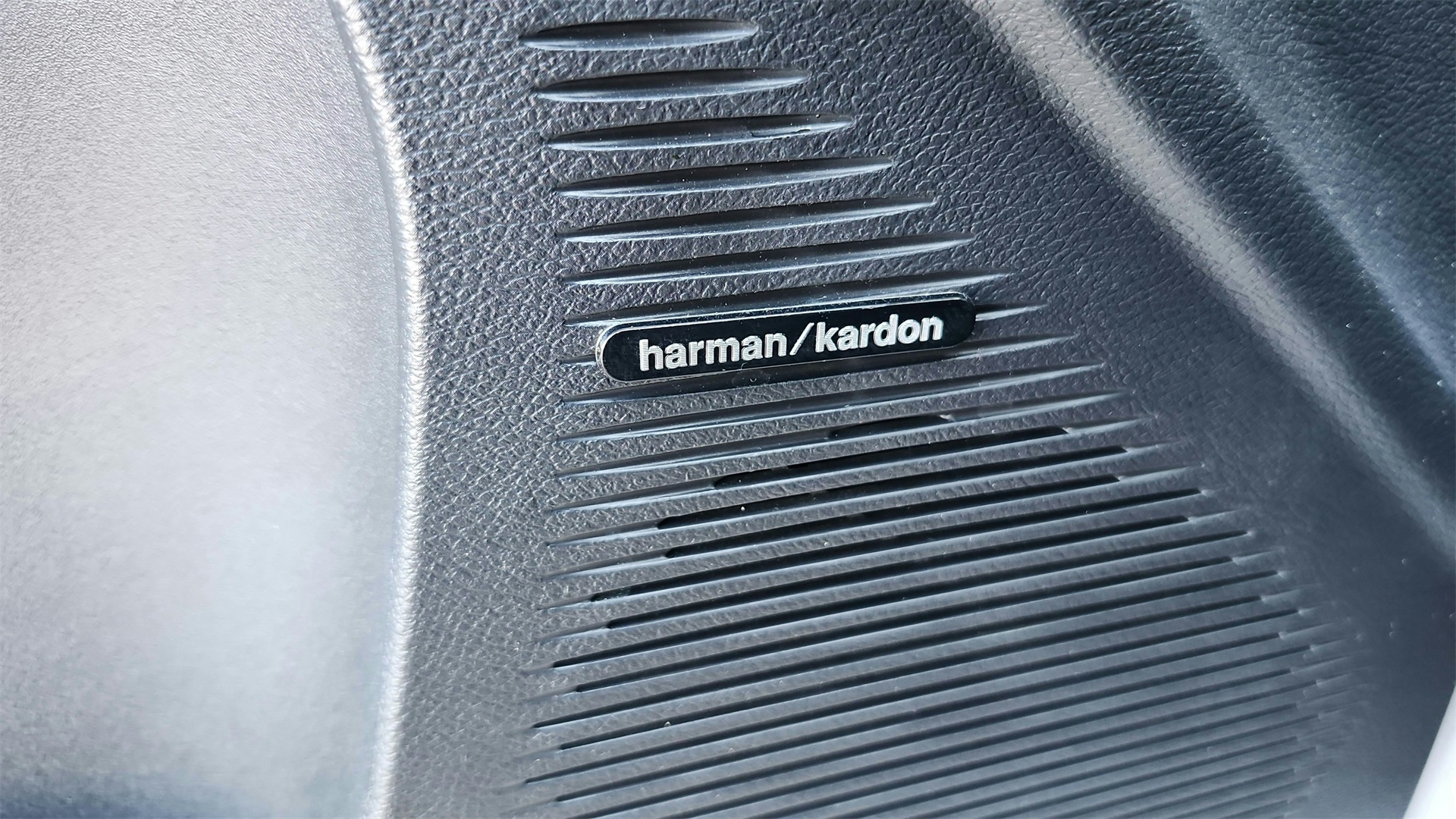 2022 Dodge Challenger R/T Scat Pack Widebody Image 34 of 40