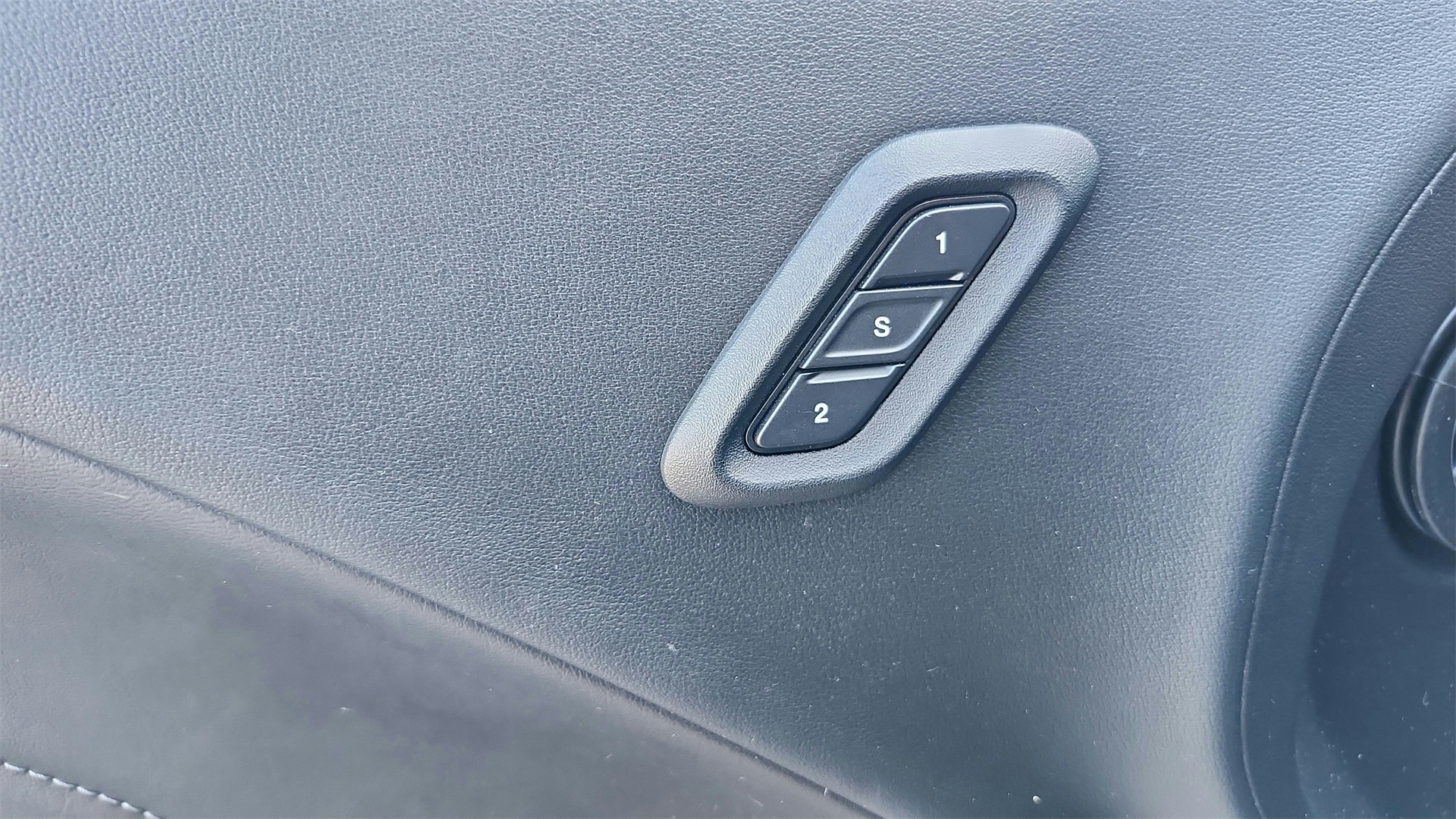 2022 Dodge Challenger R/T Scat Pack Widebody Image 35 of 40