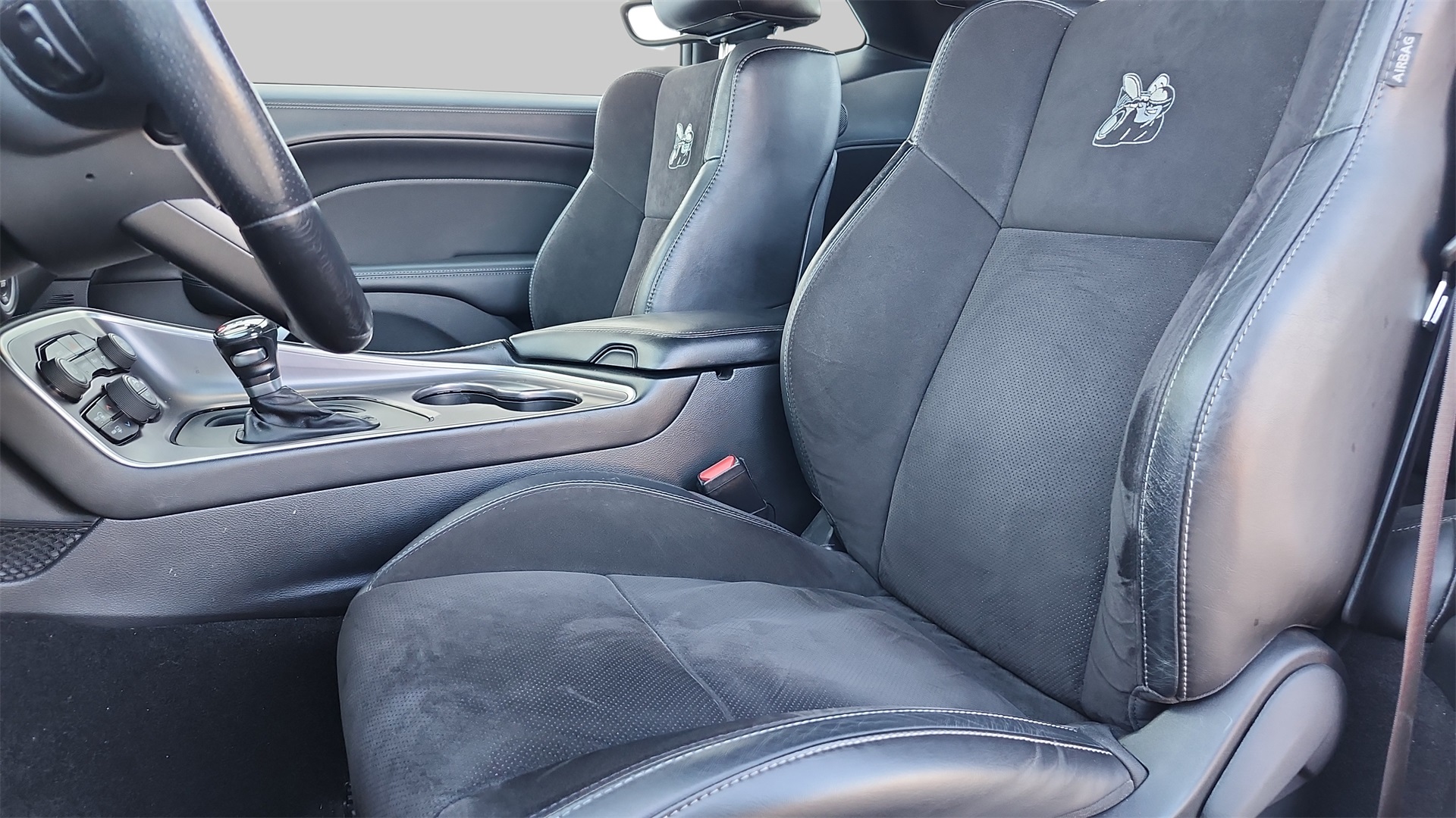 2022 Dodge Challenger R/T Scat Pack Widebody Image 13 of 40