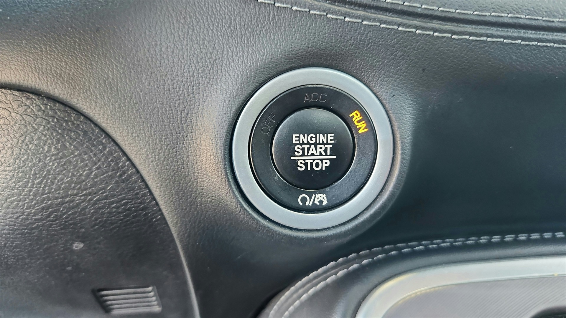 2022 Dodge Challenger R/T Scat Pack Widebody Image 20 of 40