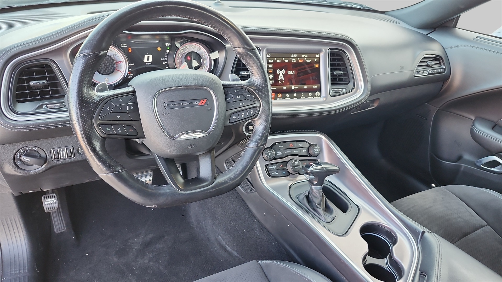 2022 Dodge Challenger R/T Scat Pack Widebody Image 16 of 40