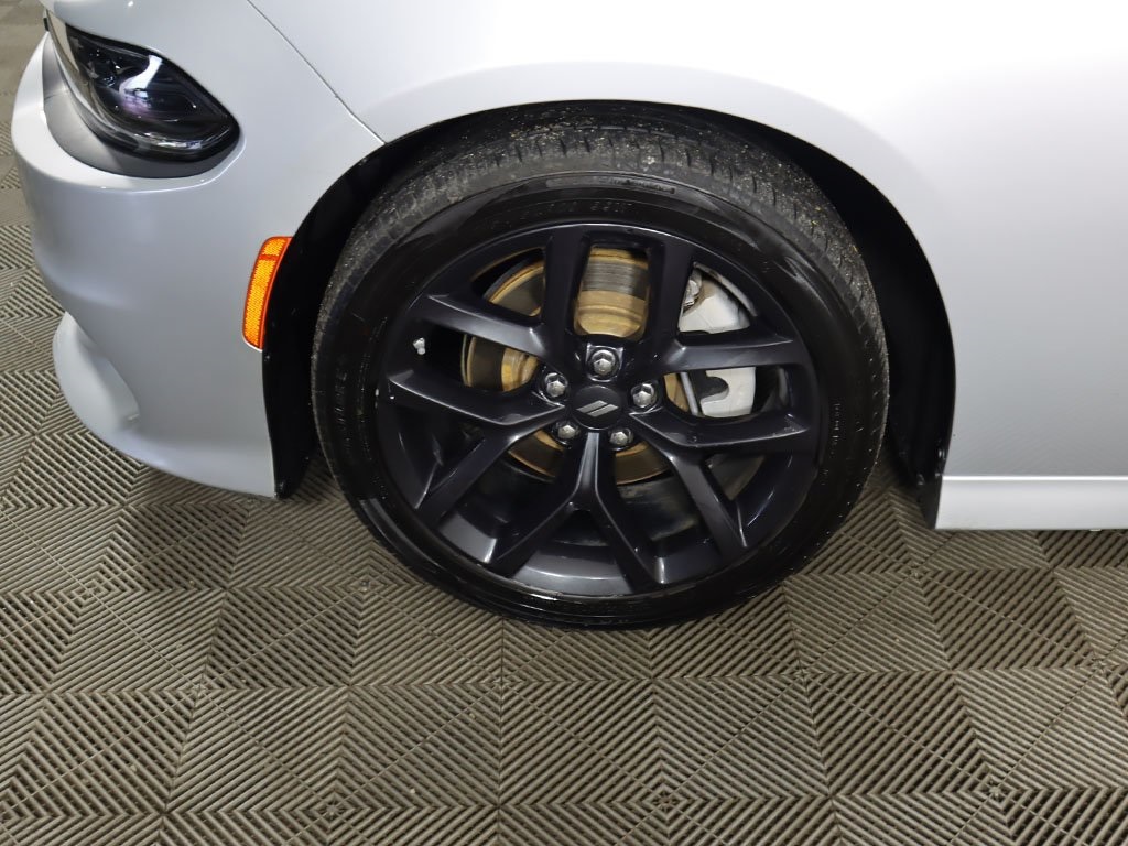 Vehicle image 15 of 51