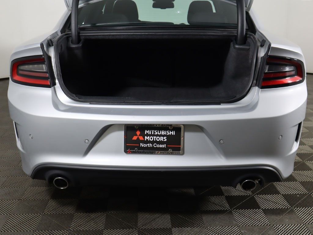 Vehicle image 13 of 51