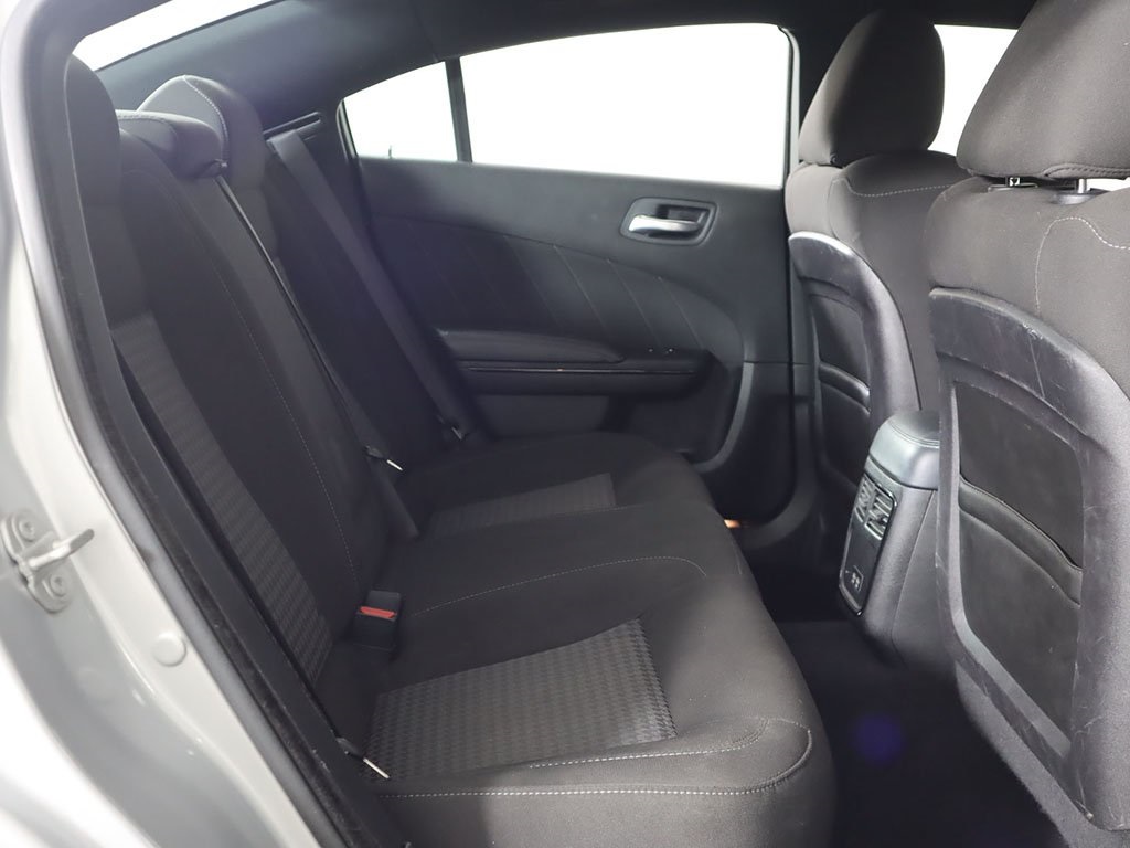 Vehicle image 25 of 51