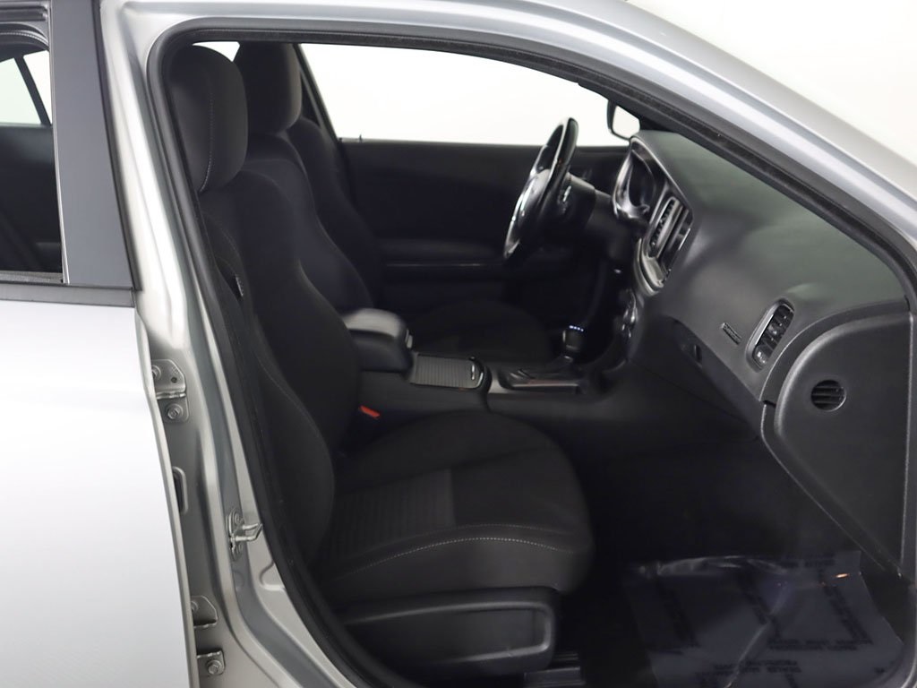 Vehicle image 23 of 51