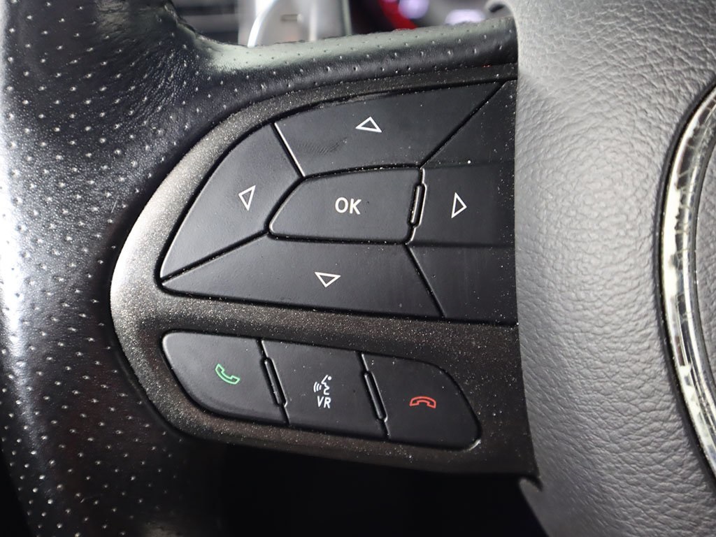 Vehicle image 33 of 51
