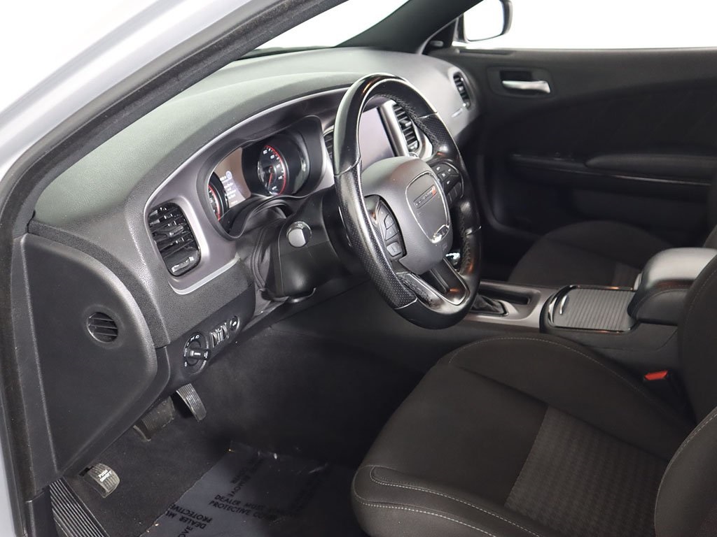 Vehicle image 20 of 51