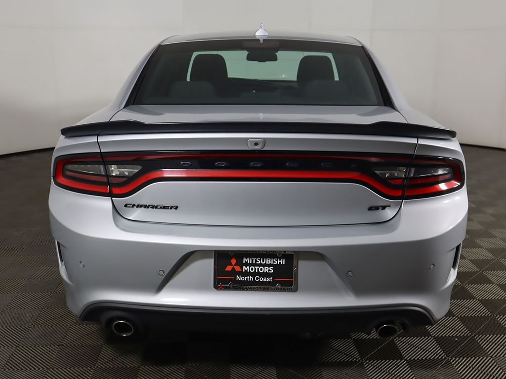 Vehicle image 8 of 51