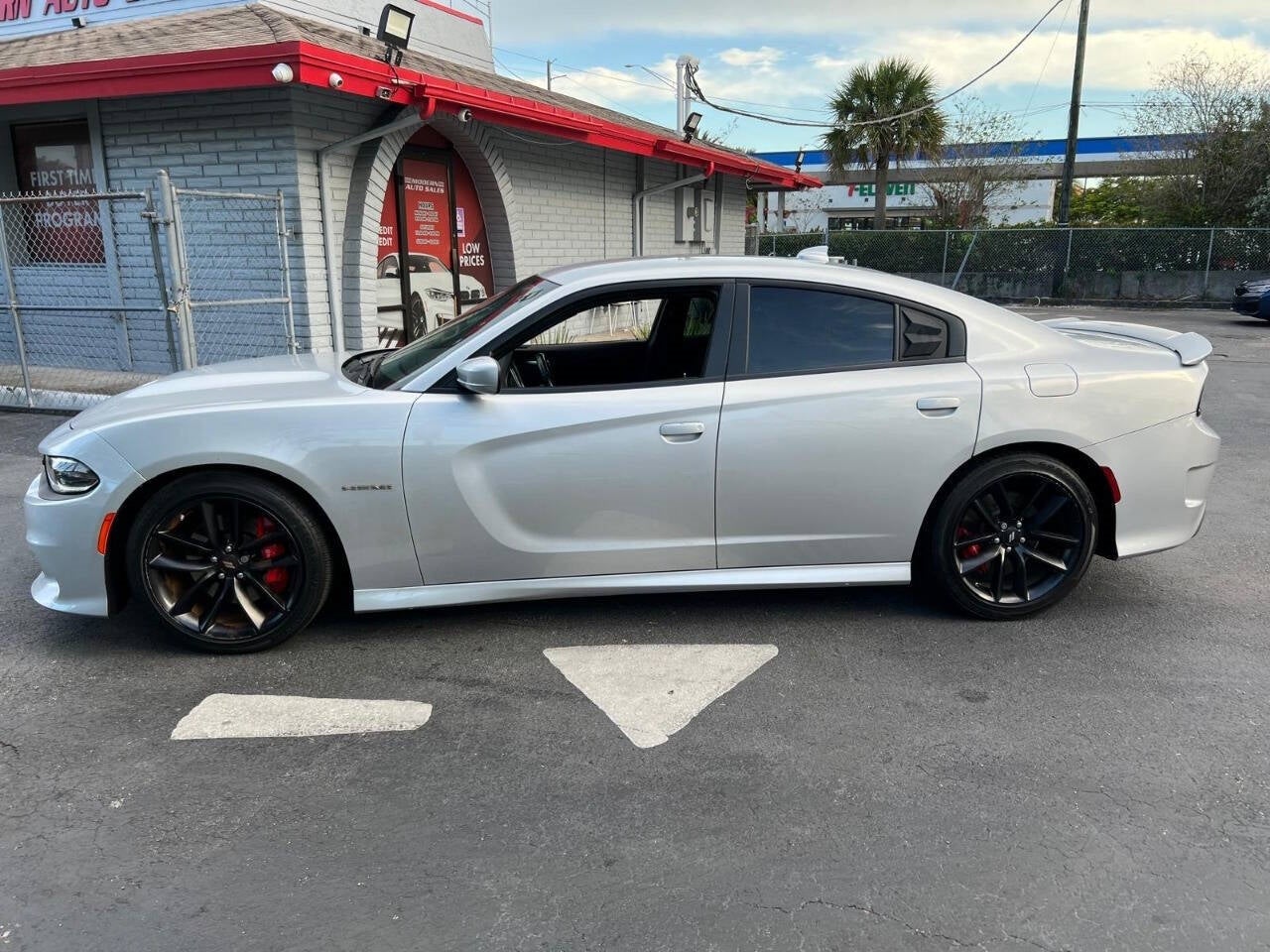 Vehicle image 11 of 47