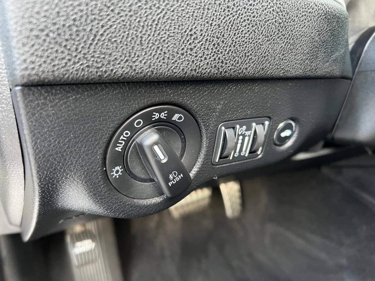 Vehicle image 24 of 47