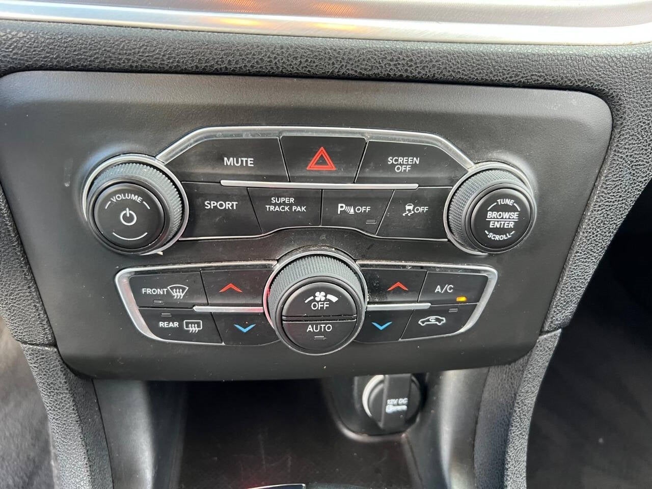 Vehicle image 20 of 47