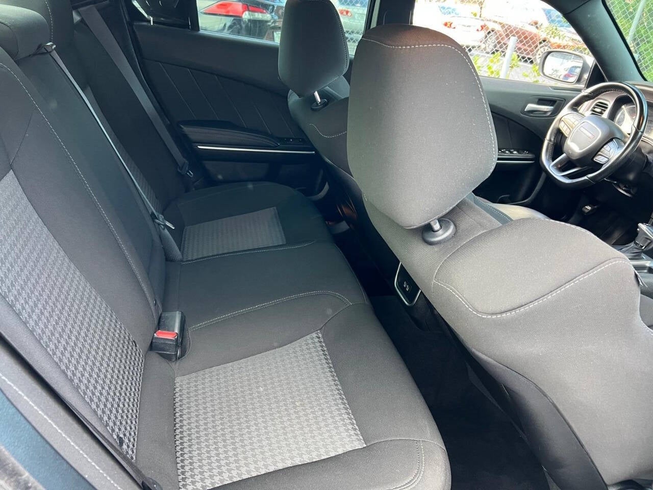 Vehicle image 18 of 47