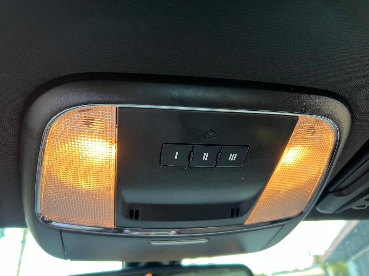 Vehicle image 32 of 47