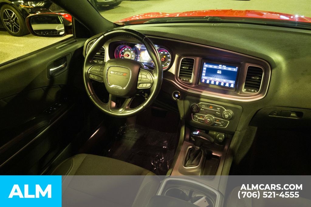 Vehicle image 17 of 31