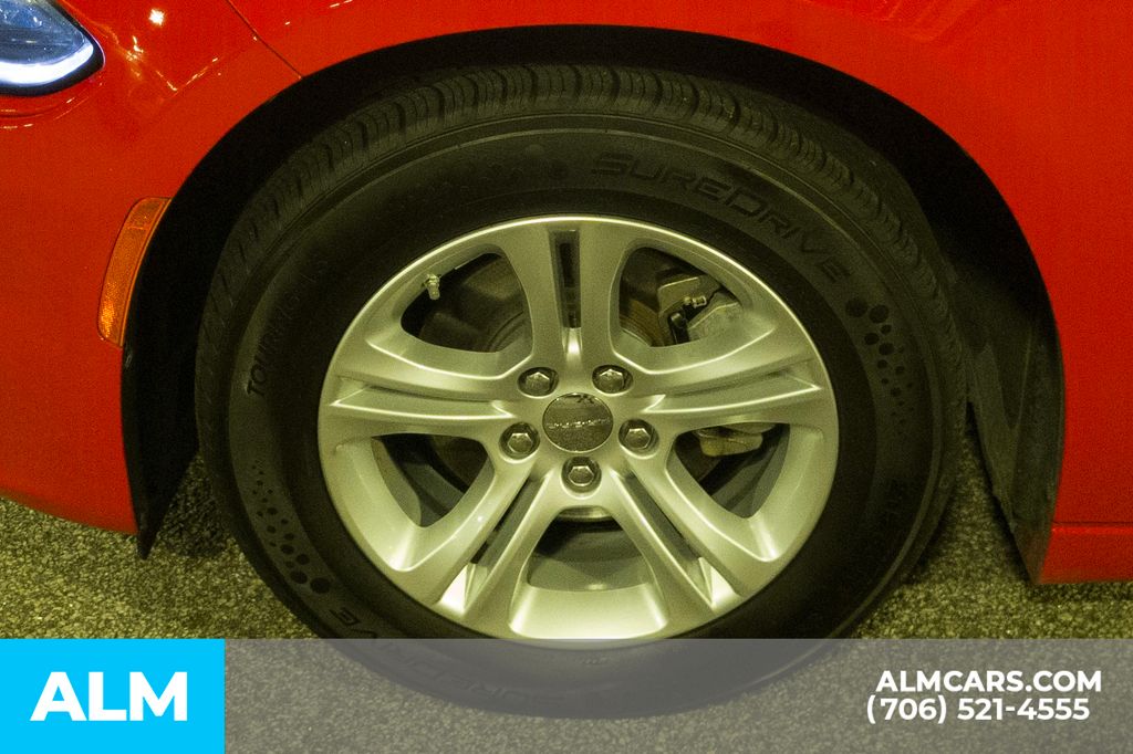 Vehicle image 9 of 31