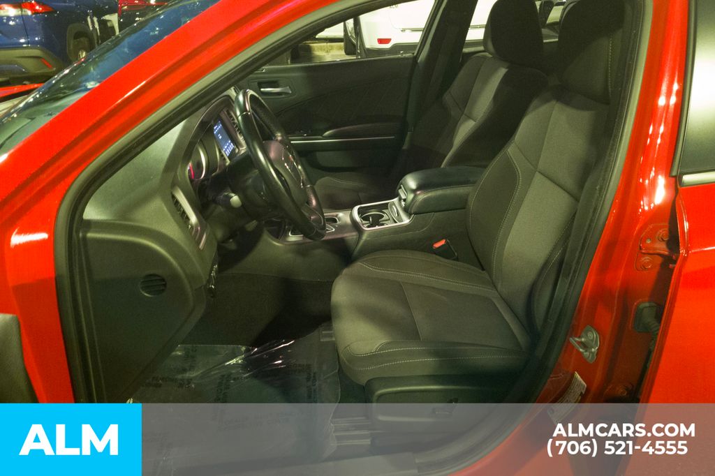 Vehicle image 13 of 31