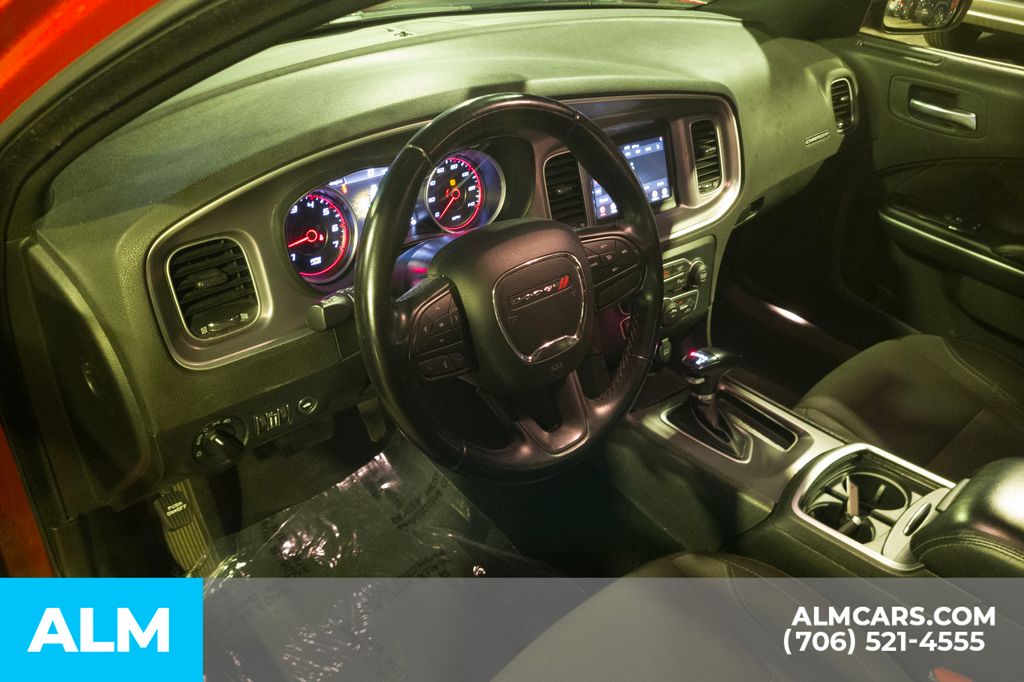 Vehicle image 16 of 31