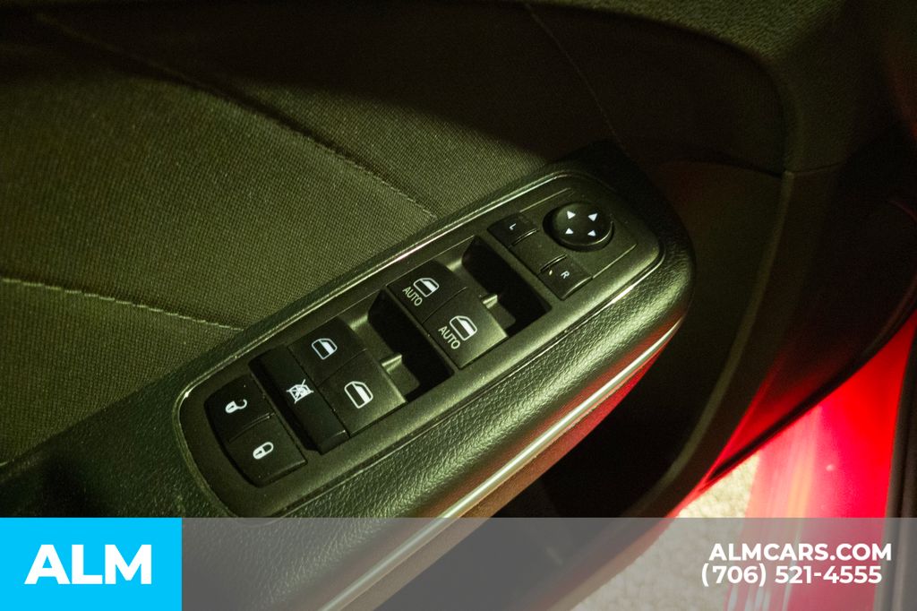 Vehicle image 29 of 31
