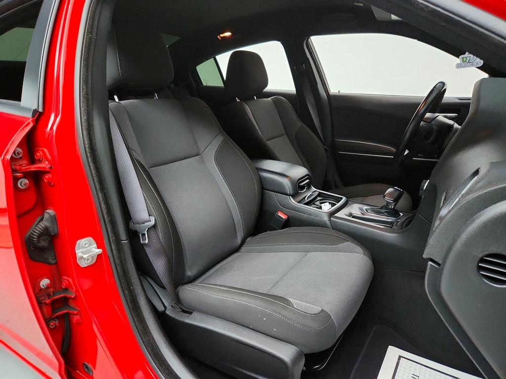 Vehicle image 23 of 38
