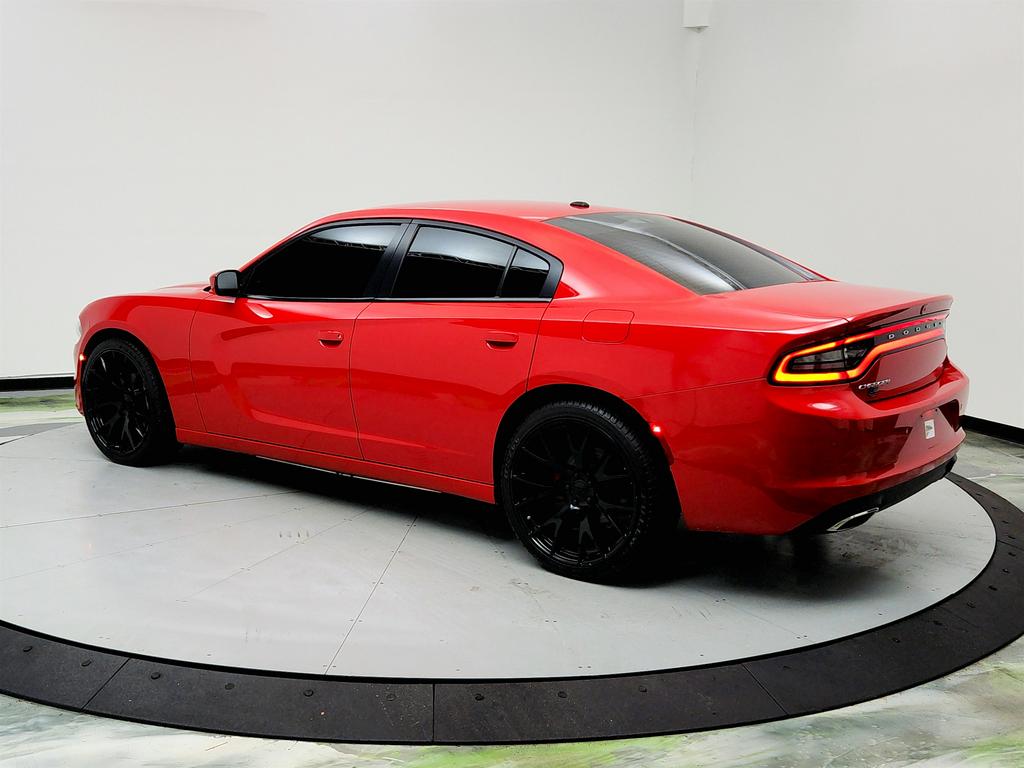 Vehicle image 18 of 38