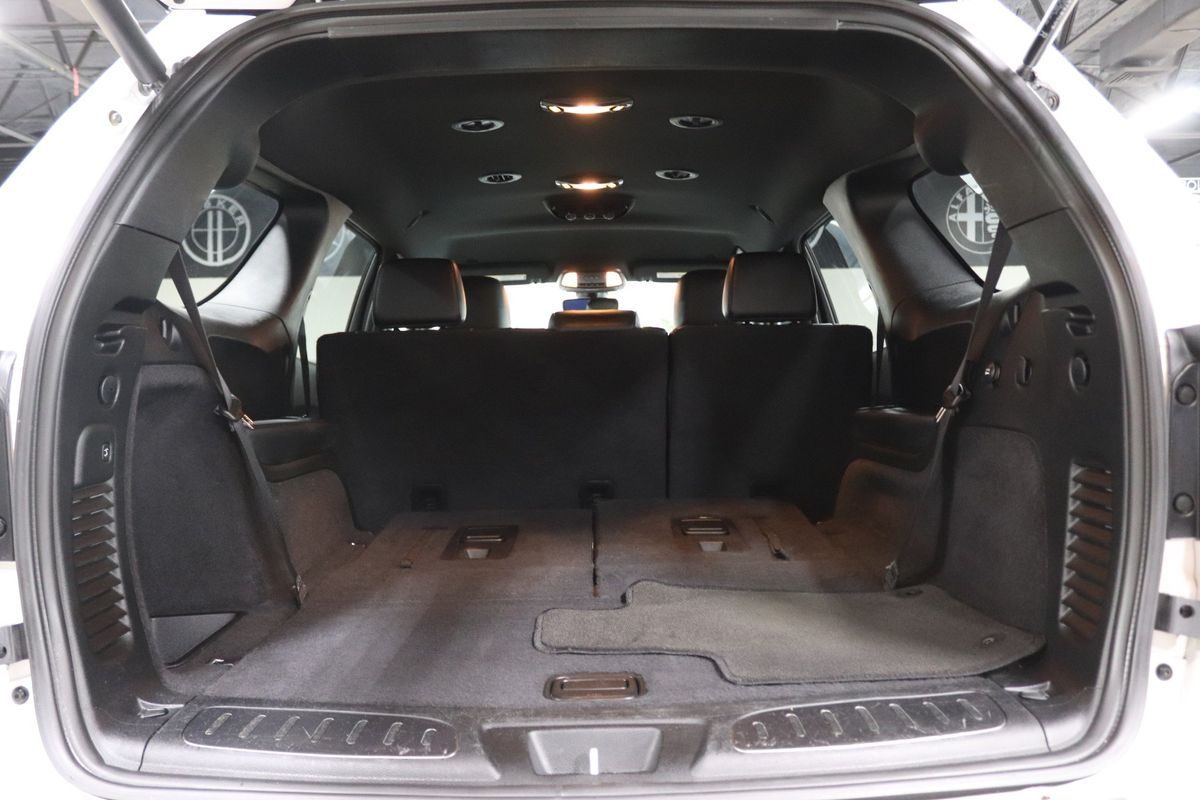 Vehicle image 29 of 44
