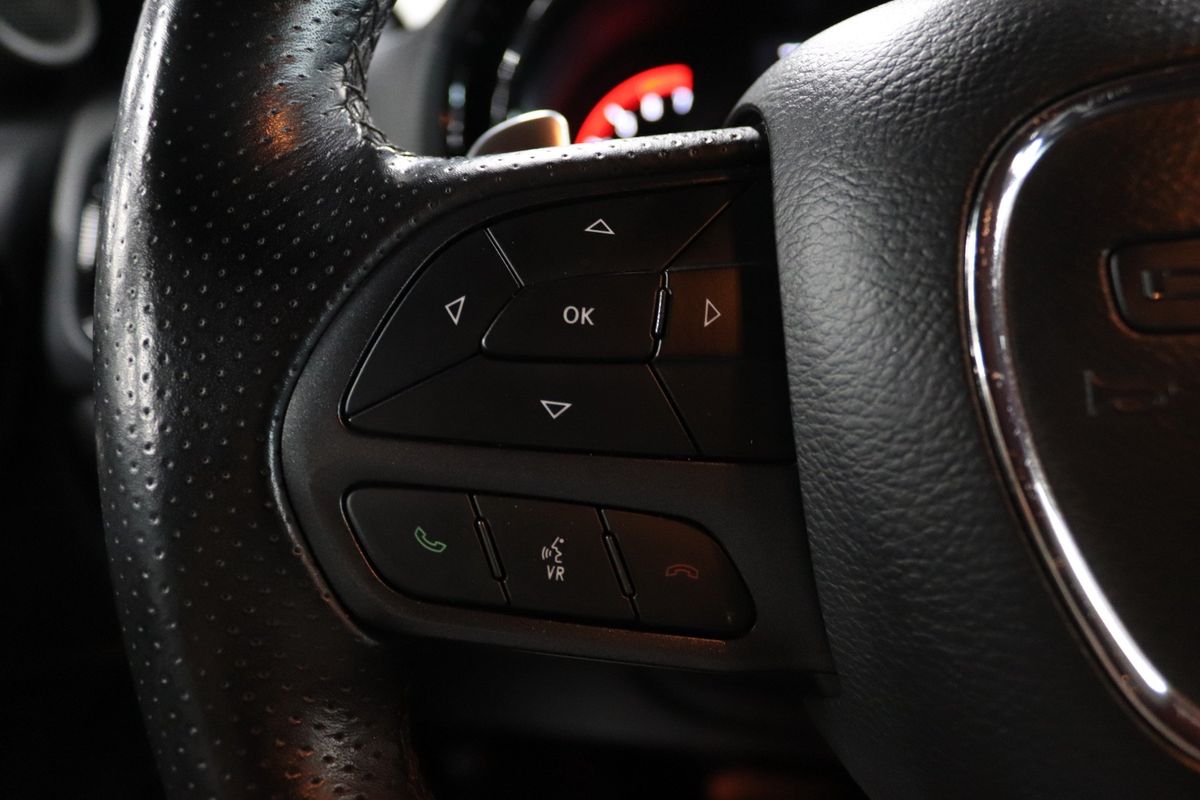 Vehicle image 14 of 44