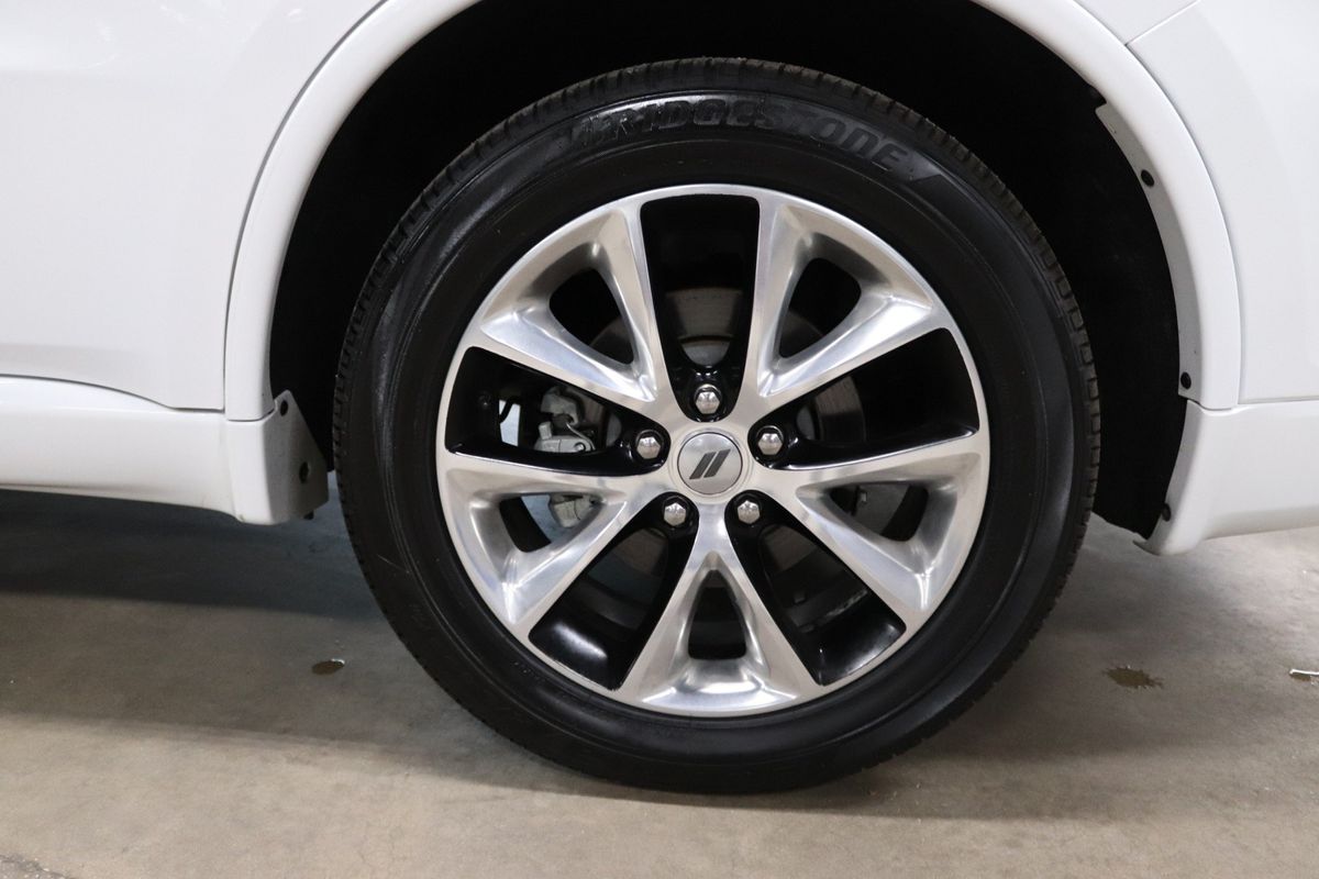 Vehicle image 41 of 44