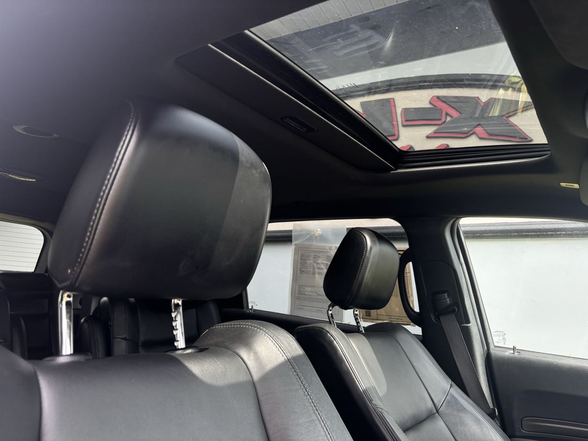 Vehicle image 13 of 32