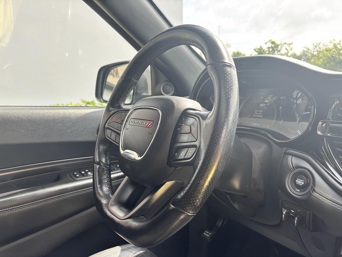 Vehicle image 16 of 32