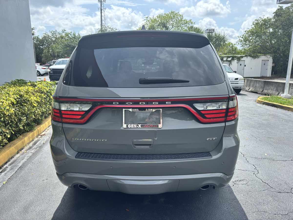 Vehicle image 9 of 32
