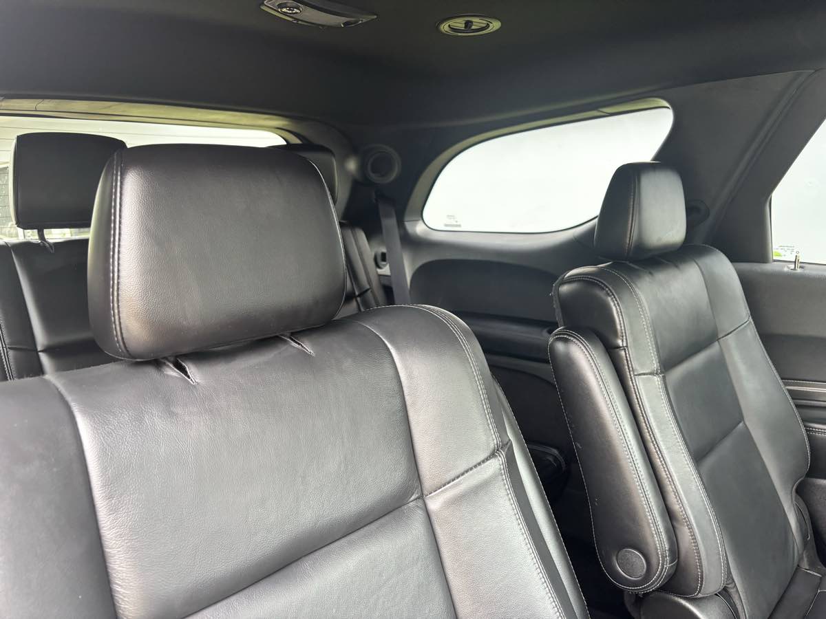 Vehicle image 23 of 32