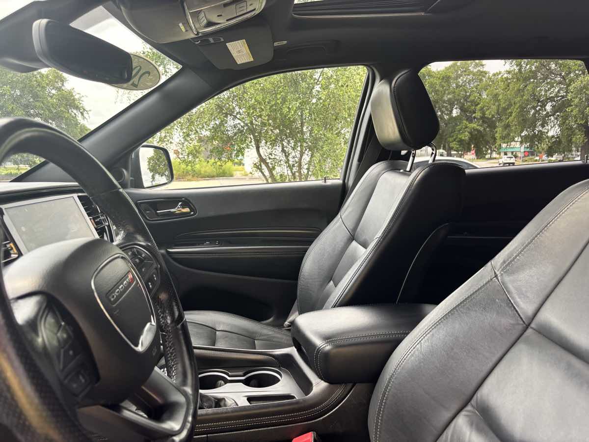 Vehicle image 26 of 32