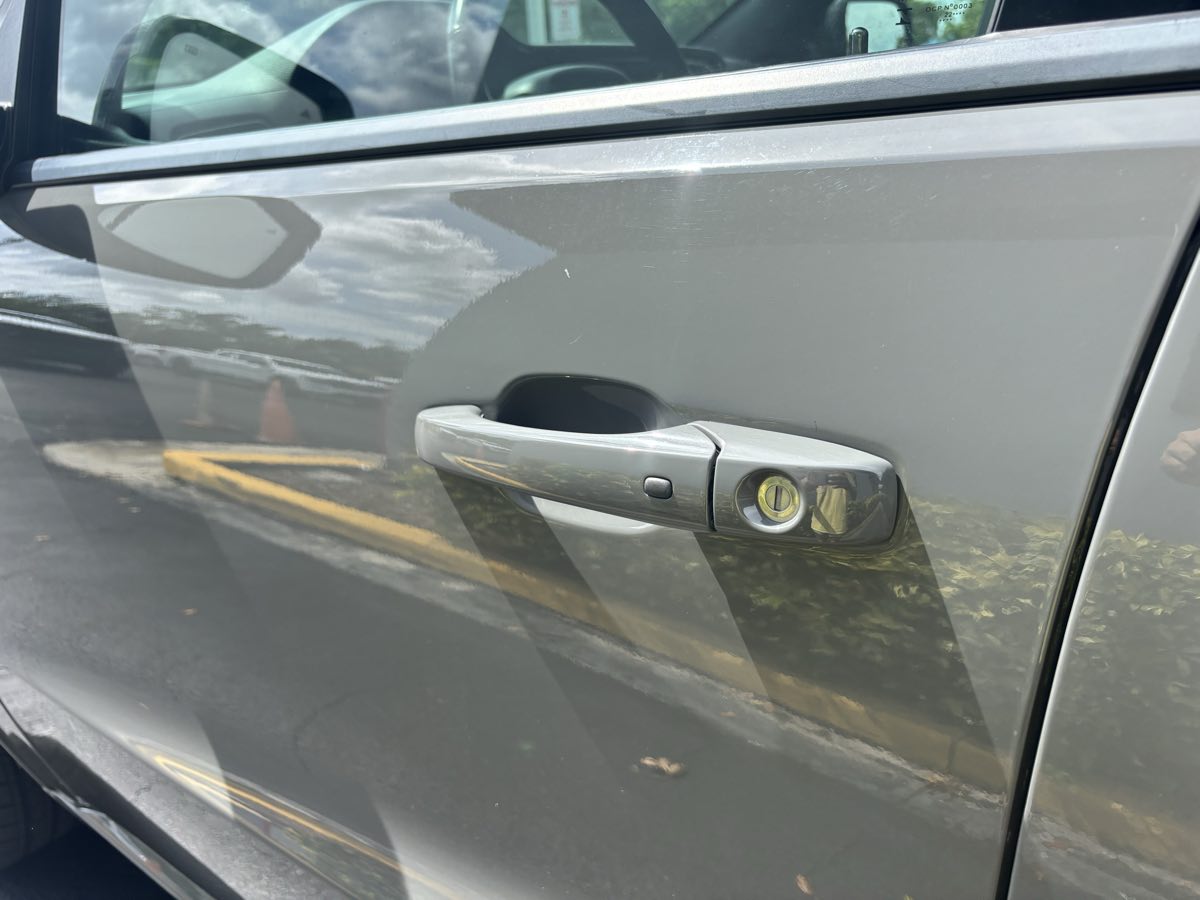 Vehicle image 6 of 32