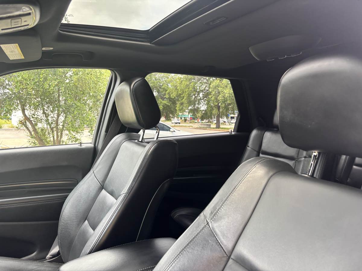 Vehicle image 27 of 32