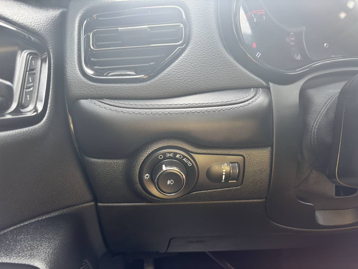 Vehicle image 31 of 32