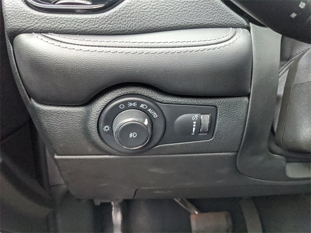 Vehicle image 22 of 30
