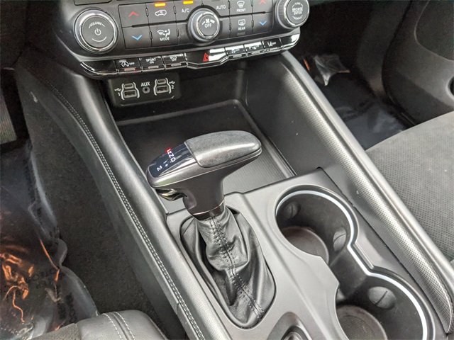 Vehicle image 18 of 30